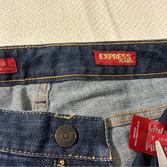 EXPRESS - Picture 3 of 3